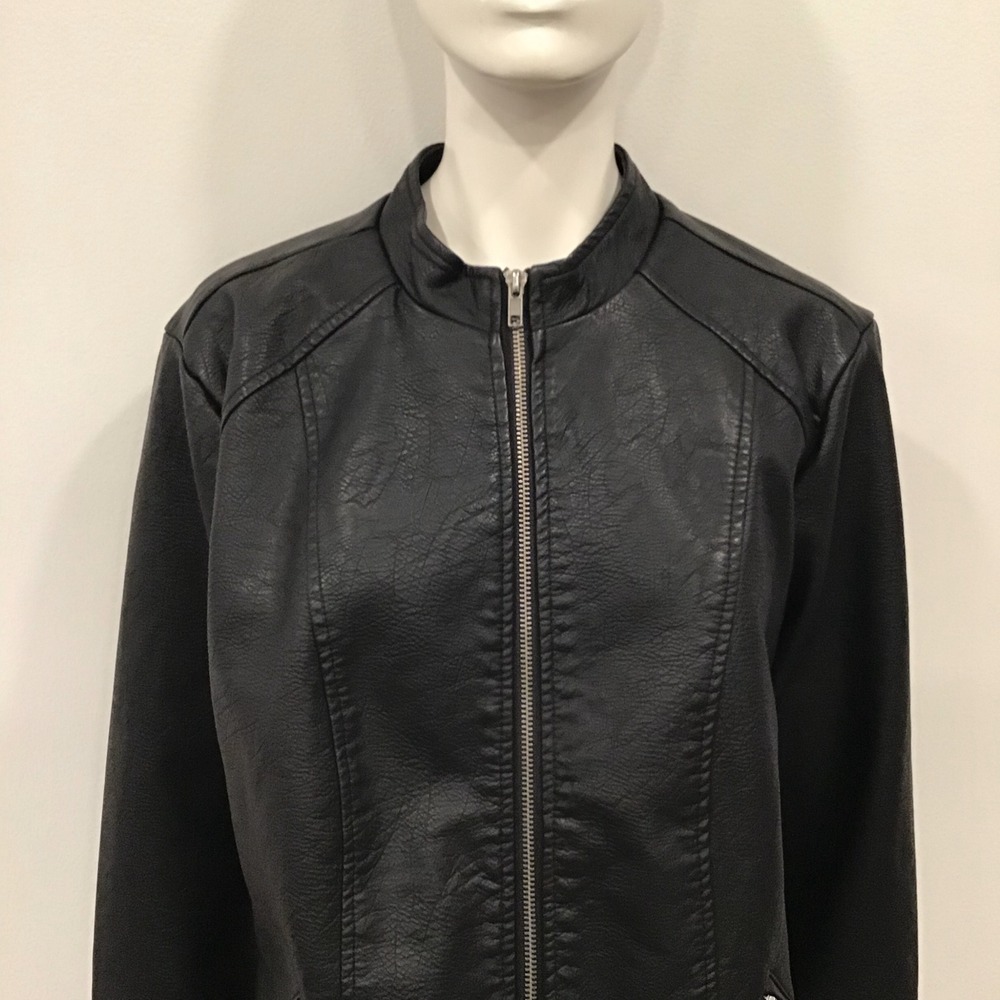 Torrid Faux Leather Moto Jacket Women Plus Size 2X Black Good Quilted Biker - Picture 13 of 16